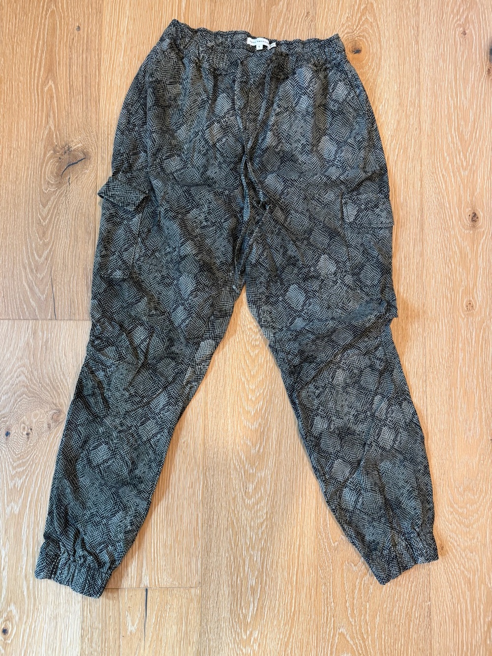 Good American • Python Jogger - Picture 2 of 7